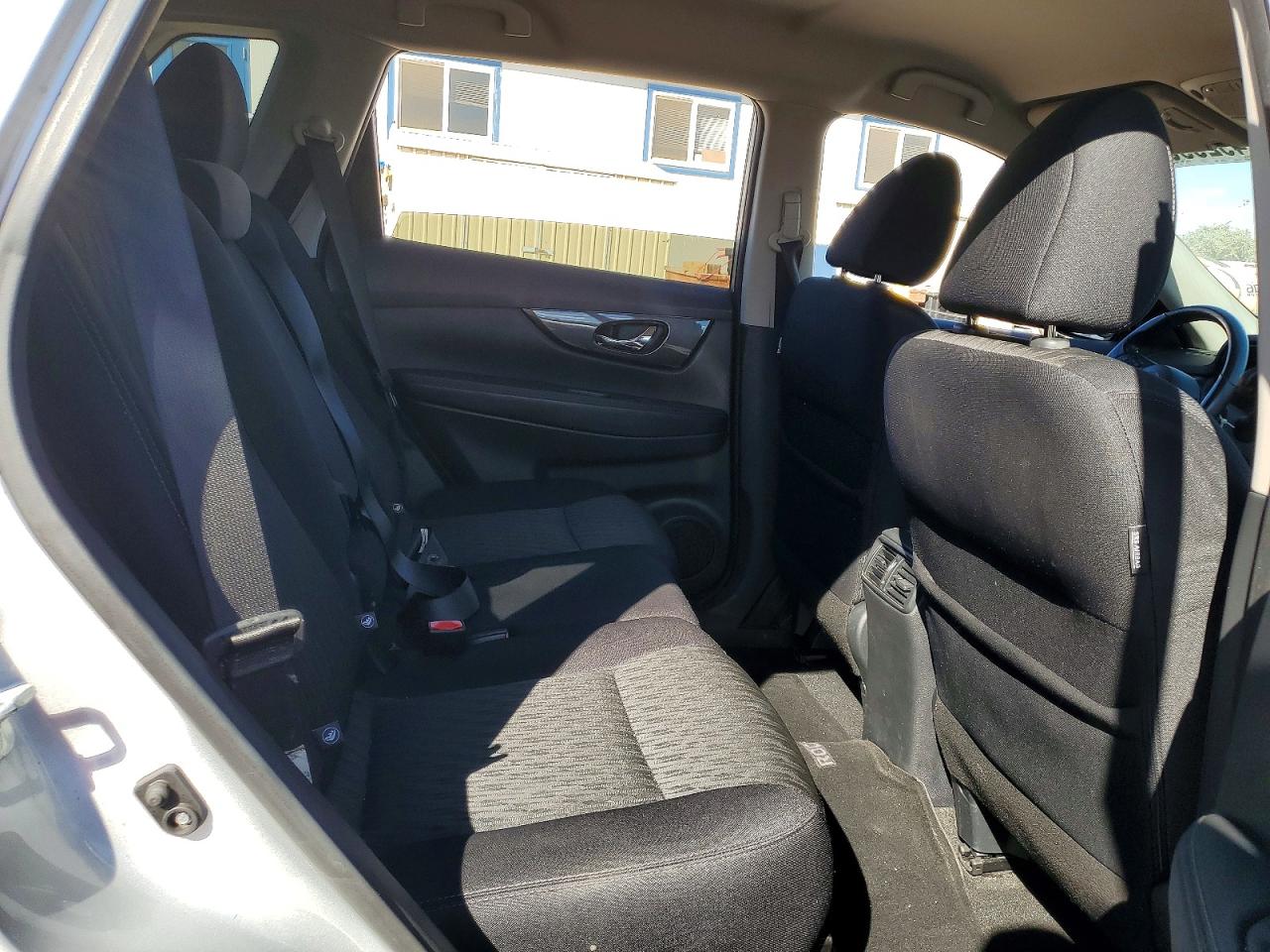 2018 NISSAN ROGUE SV photo 21