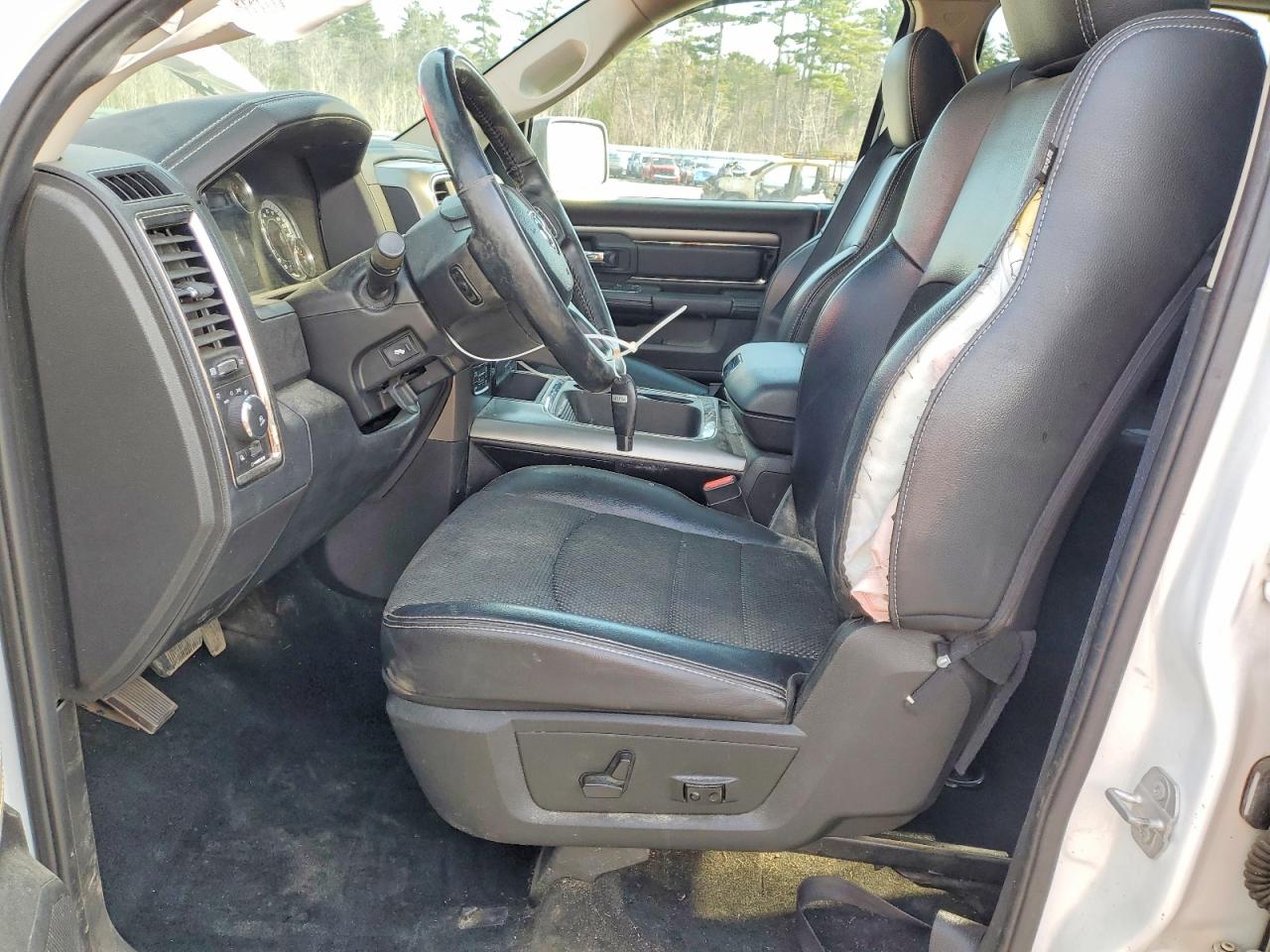 2016 RAM 1500 photo 13