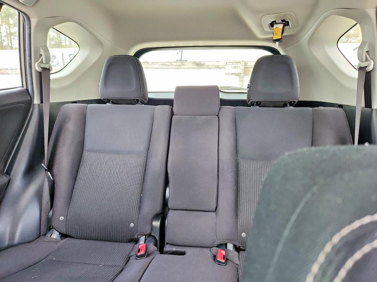 2015 TOYOTA RAV4 XLE photo 10