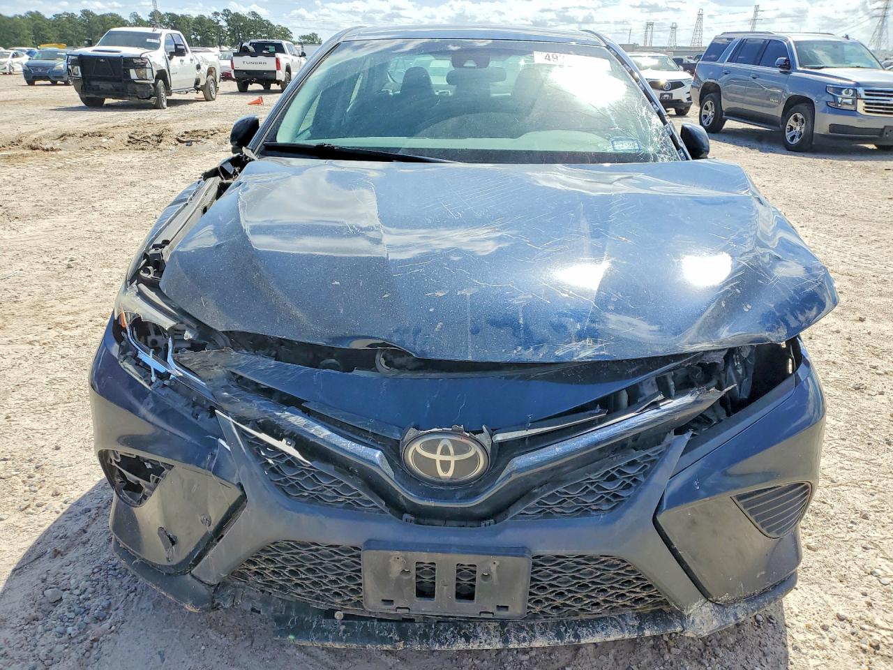 2018 TOYOTA CAMRY SE photo 5
