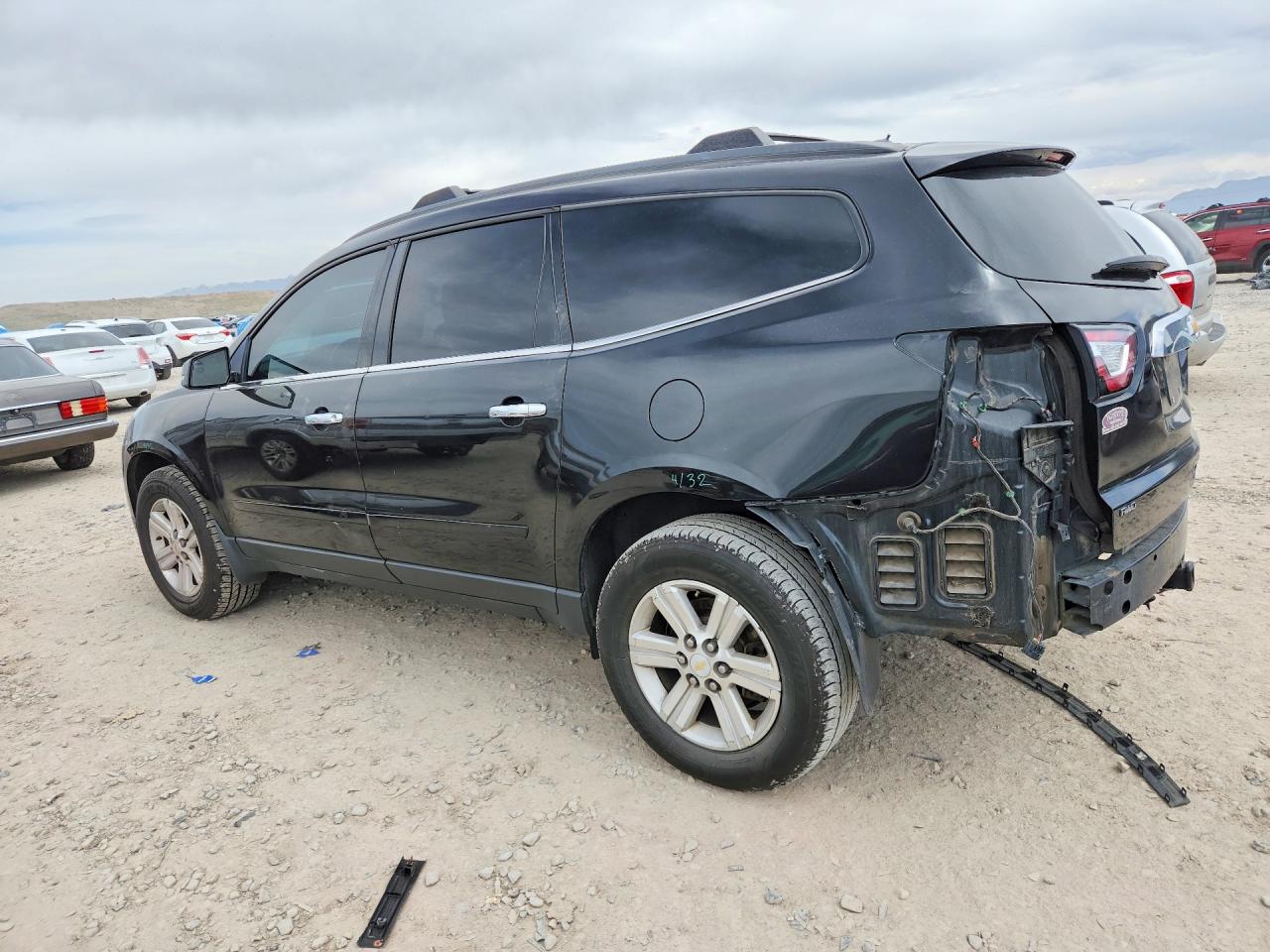 2014 CHEVROLET TRAVERSE LT photo 3