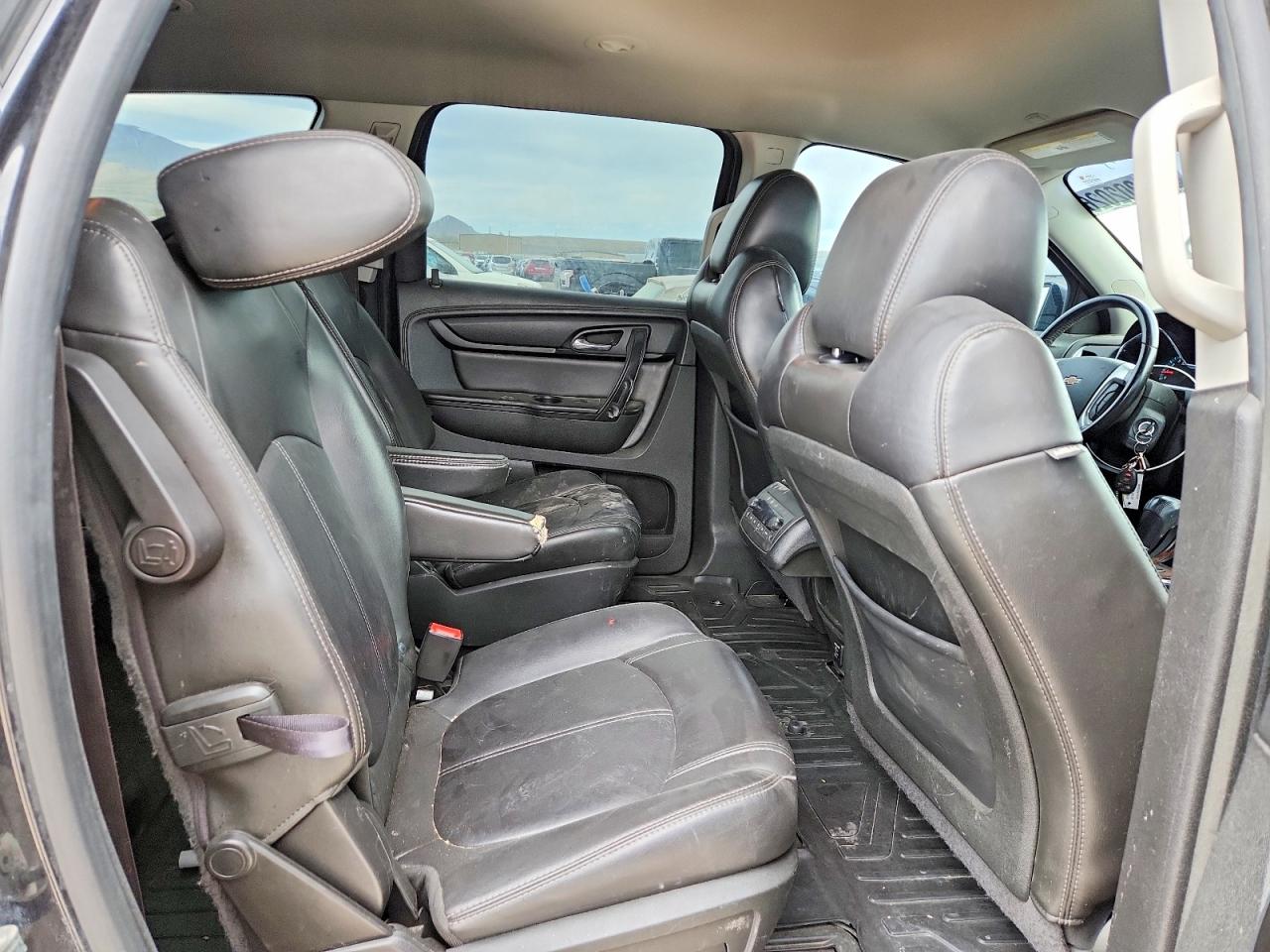 2014 CHEVROLET TRAVERSE LT photo 19