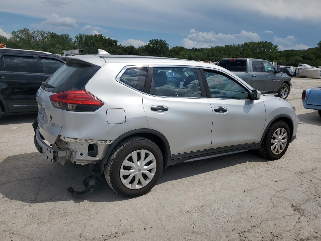 2017 NISSAN ROGUE S photo 3