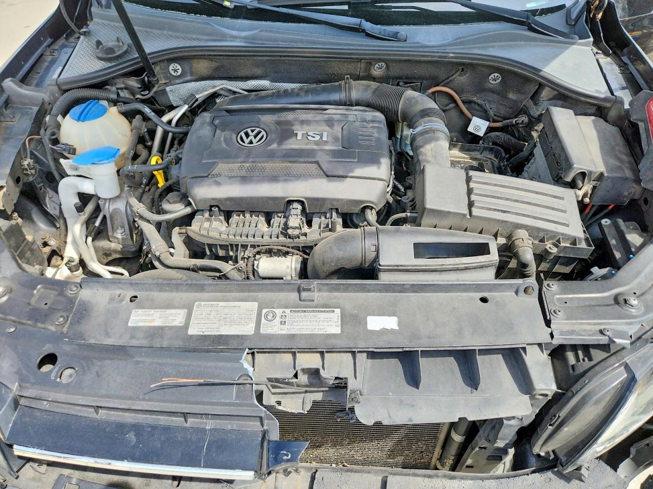 2014 VOLKSWAGEN PASSAT S photo 11
