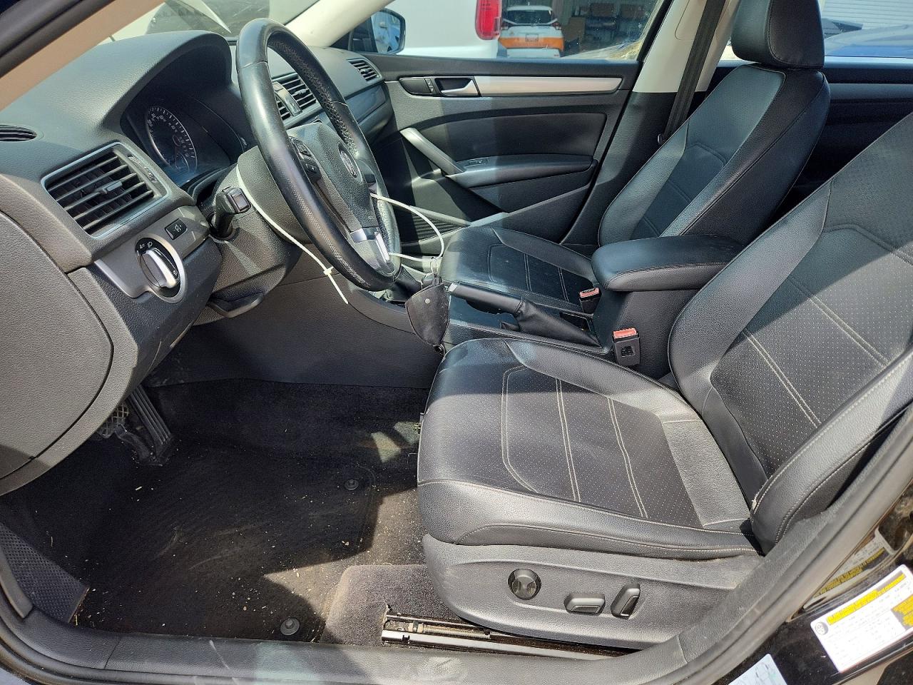 2014 VOLKSWAGEN PASSAT S photo 7
