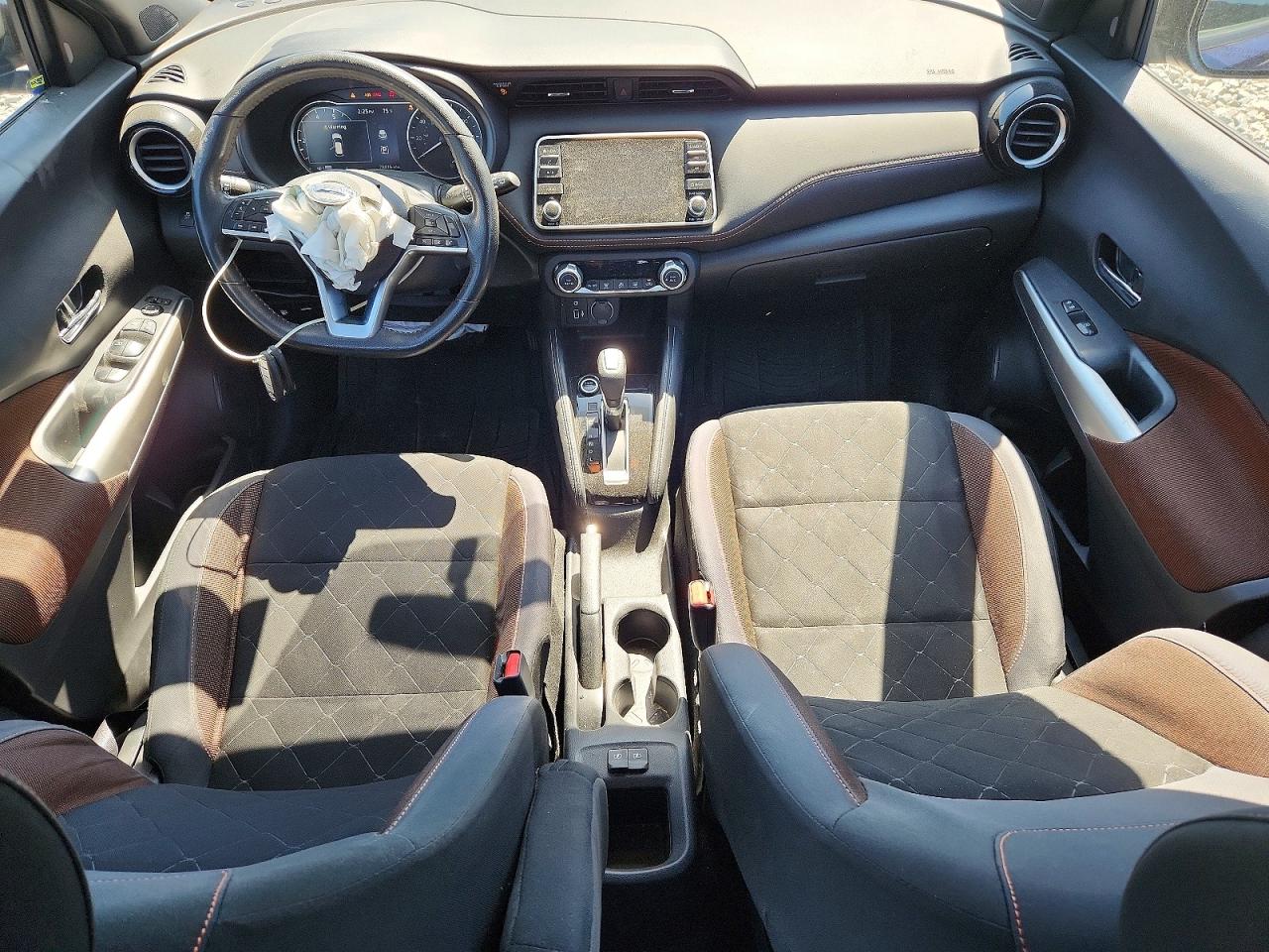 2019 NISSAN KICKS SR photo 15