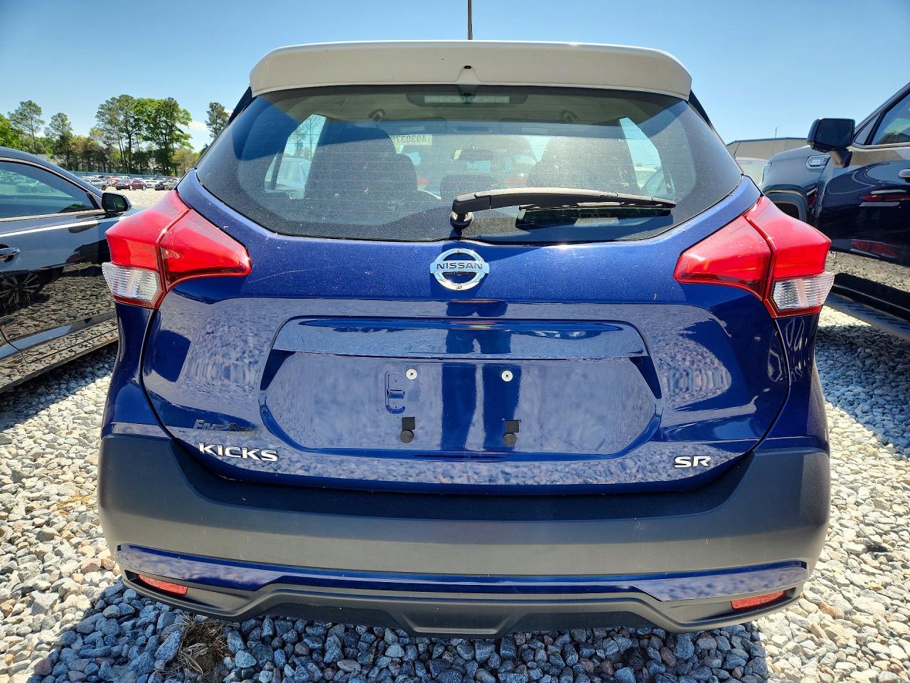 2019 NISSAN KICKS SR photo 11