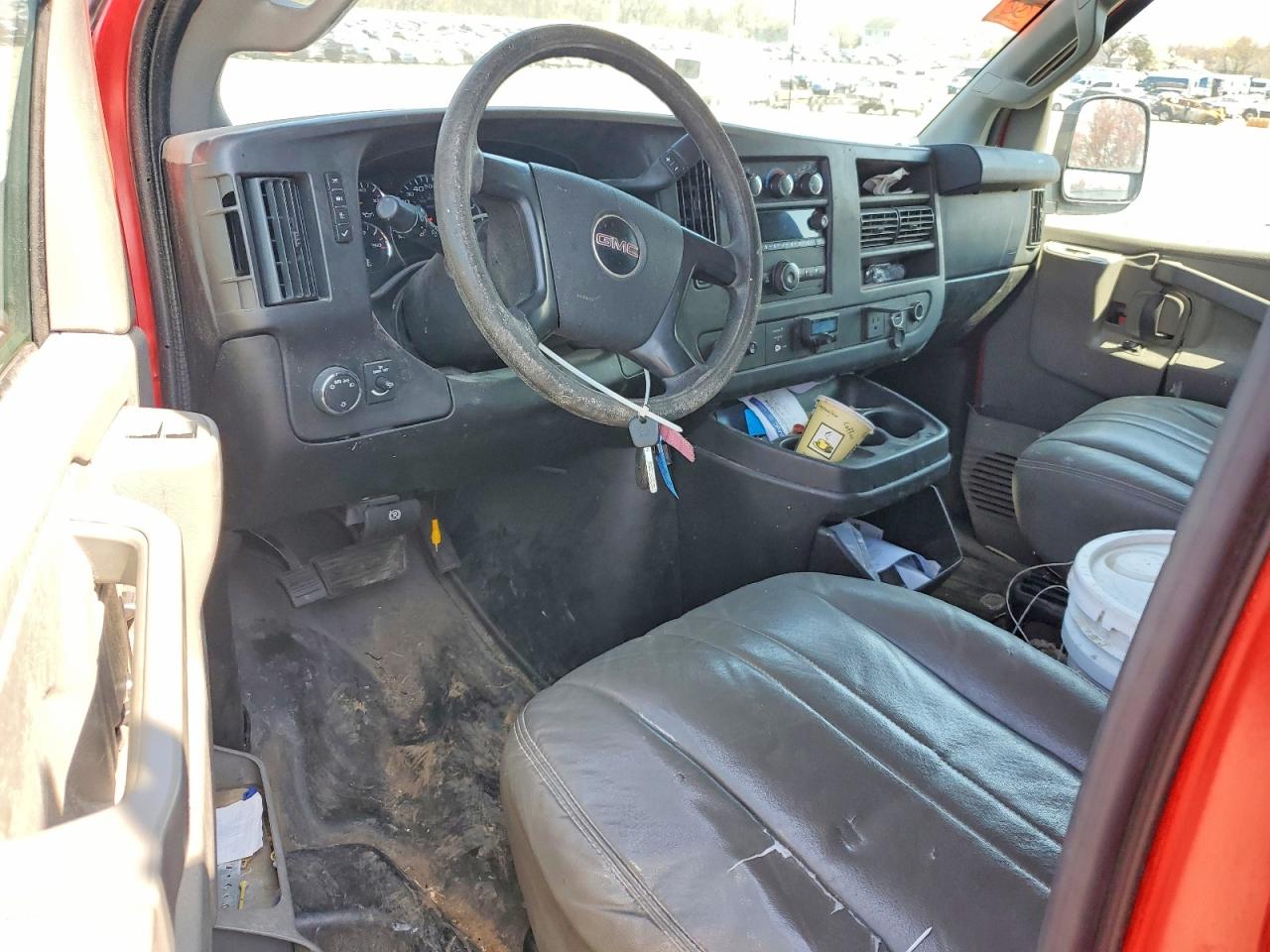 2016 GMC SAVANA G2500 photo 15