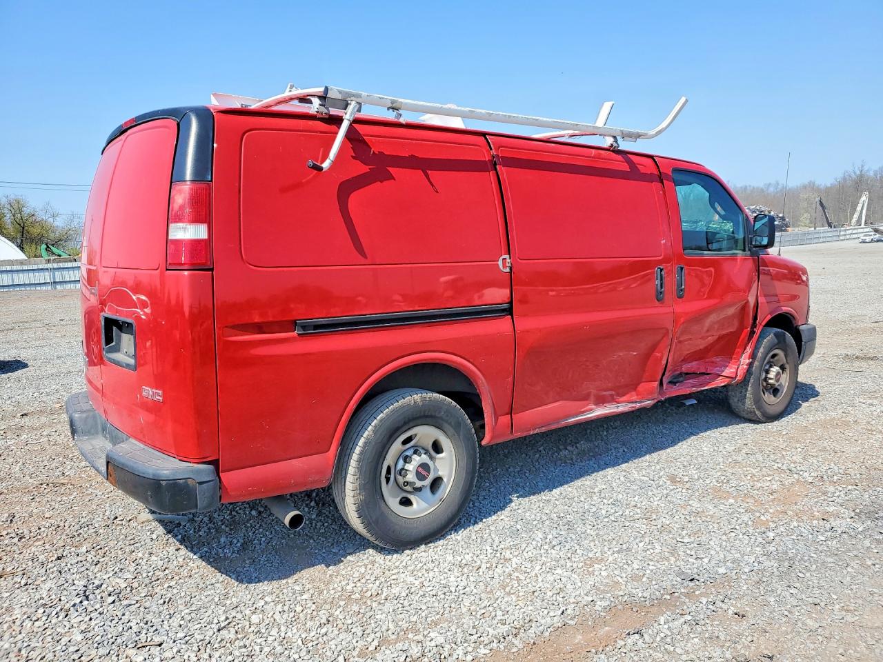 2016 GMC SAVANA G2500 photo 5