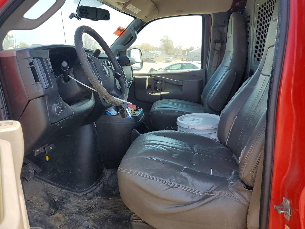 2016 GMC SAVANA G2500 photo 13