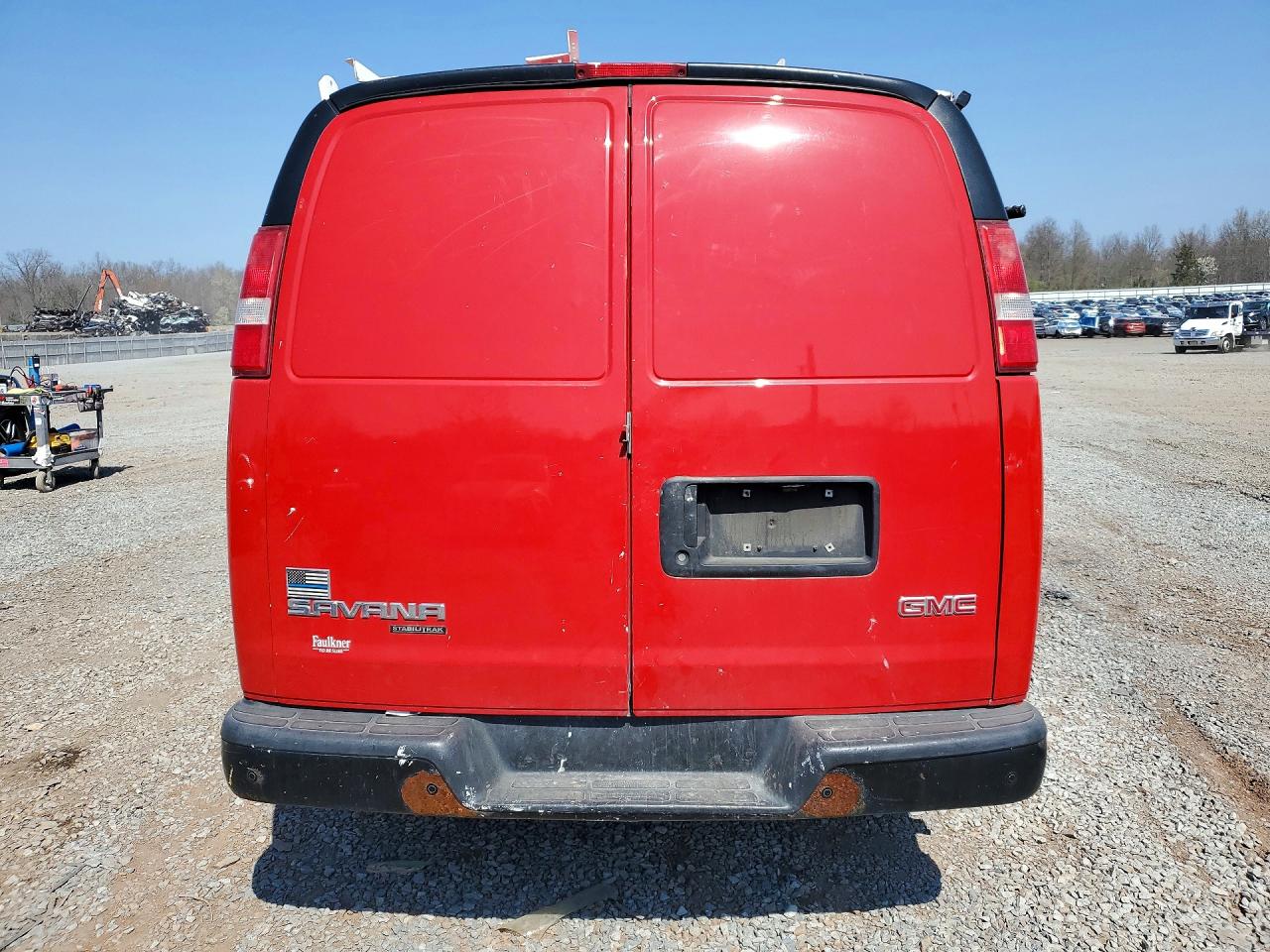 2016 GMC SAVANA G2500 photo 11