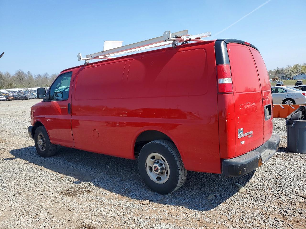 2016 GMC SAVANA G2500 photo 3
