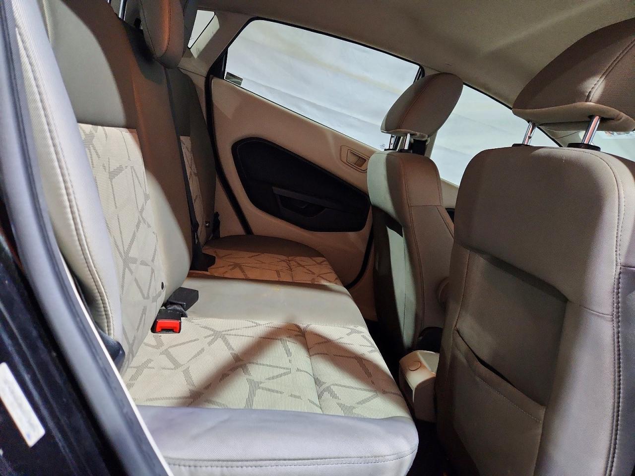 2012 FORD FIESTA SE photo 10