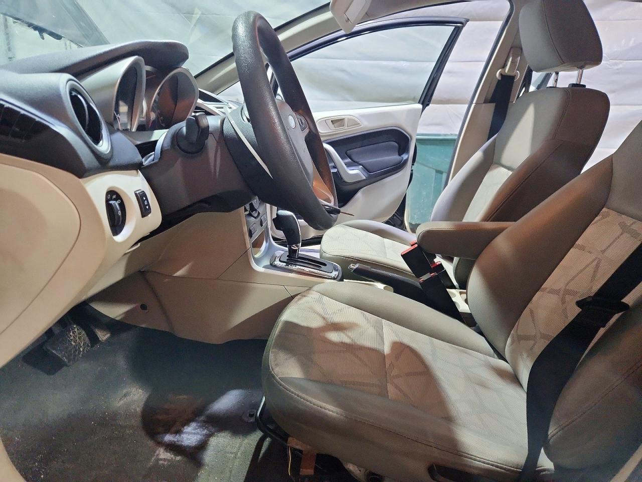 2012 FORD FIESTA SE photo 7