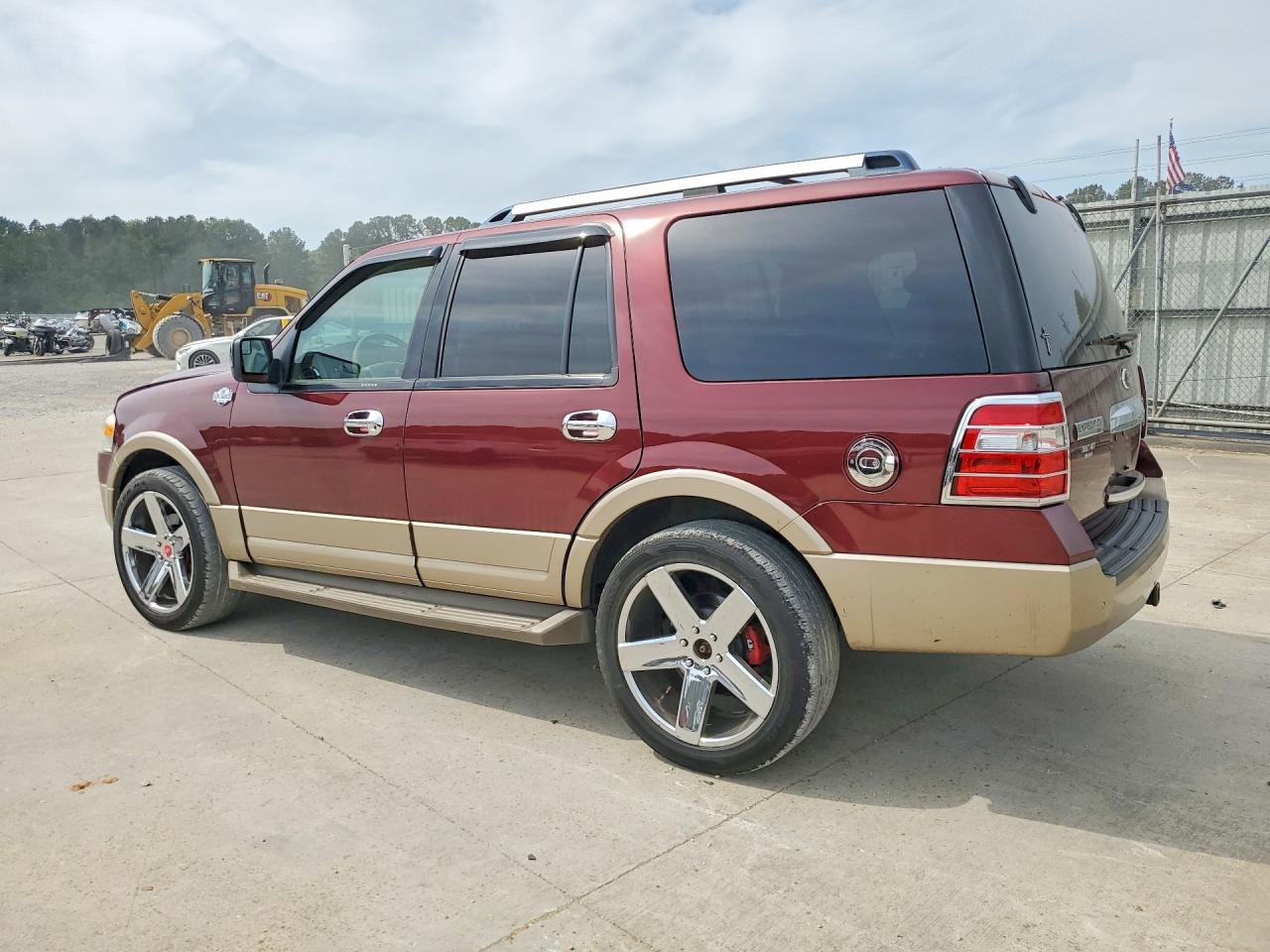 2013 FORD EXPEDITION XLT photo 4