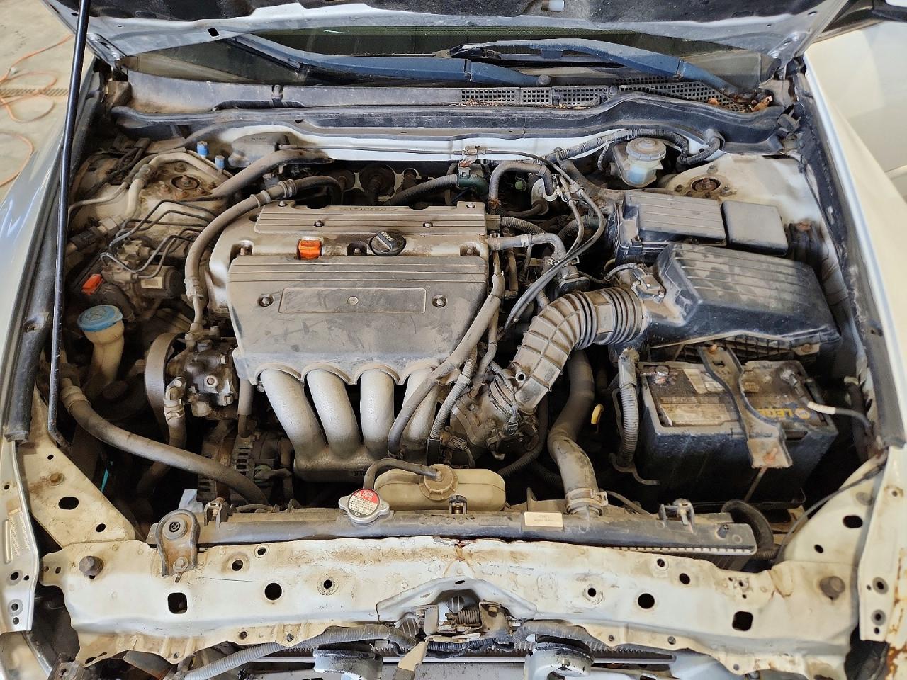 2004 HONDA ACCORD LX photo 21