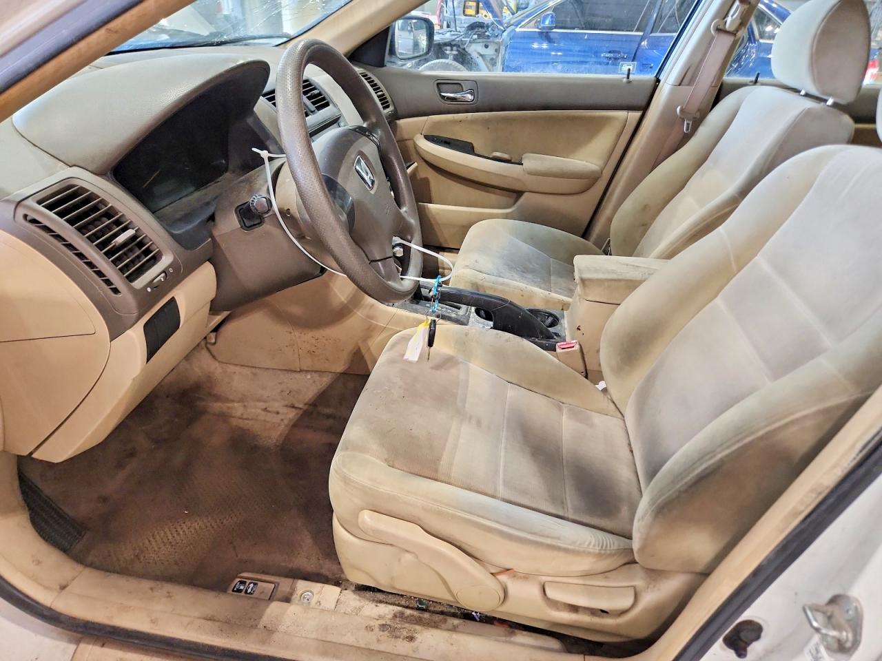 2004 HONDA ACCORD LX photo 13