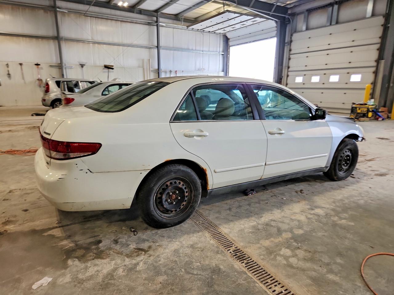 2004 HONDA ACCORD LX photo 5