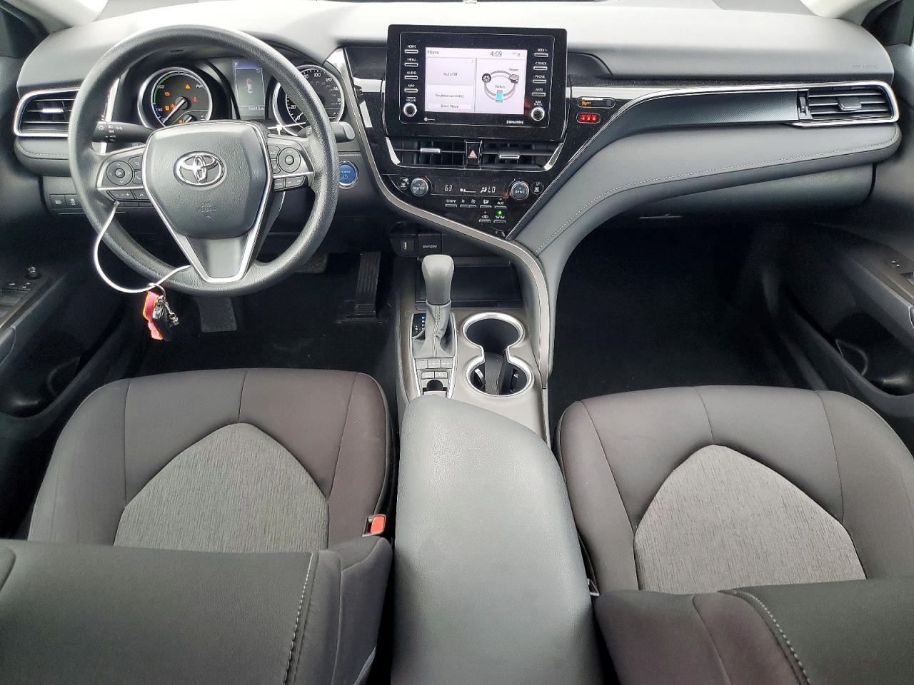 2021 TOYOTA CAMRY LE photo 8