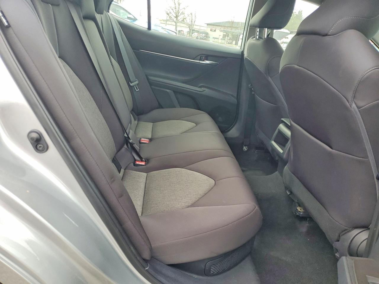 2021 TOYOTA CAMRY LE photo 10
