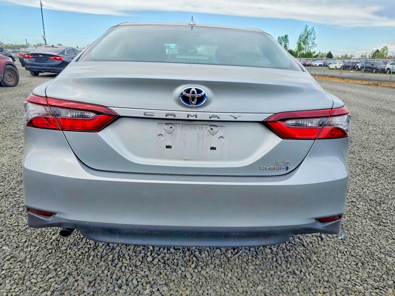 2021 TOYOTA CAMRY LE photo 6