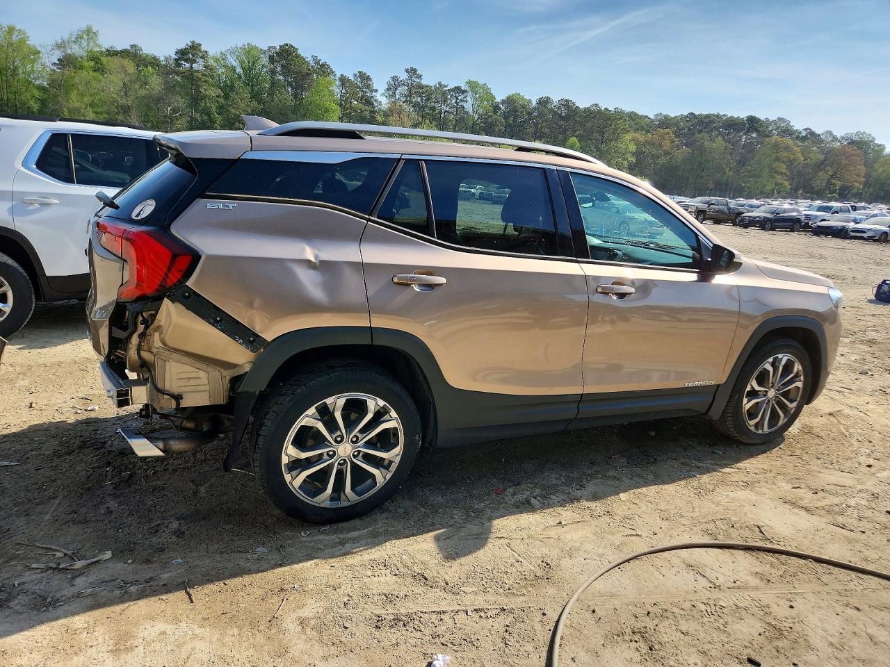 2018 GMC TERRAIN SLT photo 5