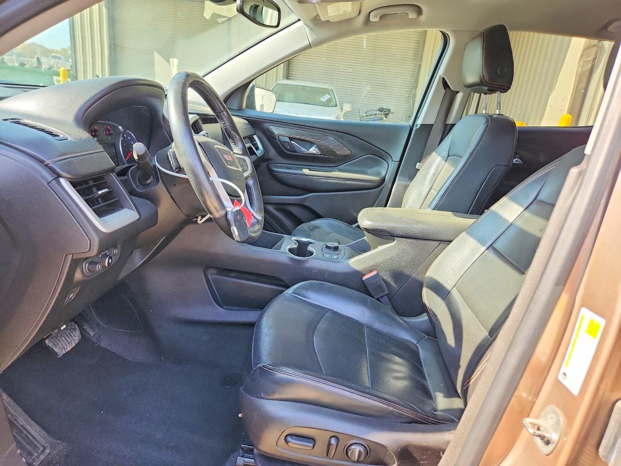 2018 GMC TERRAIN SLT photo 13