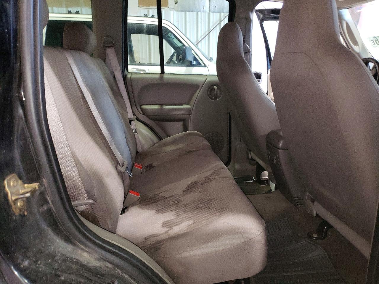 2003 JEEP LIBERTY SPORT photo 21