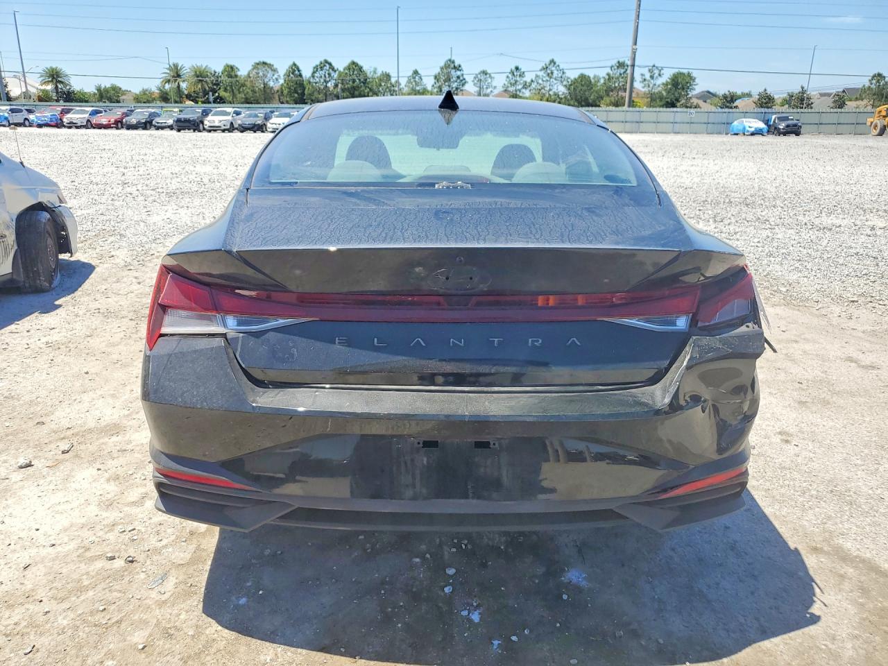 2023 HYUNDAI ELANTRA SEL photo 6