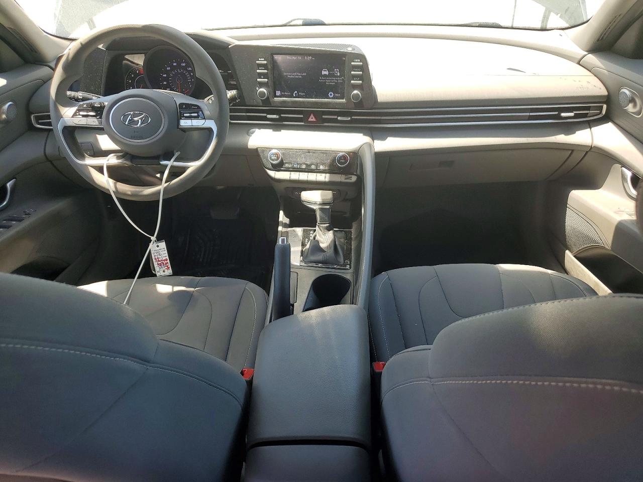 2023 HYUNDAI ELANTRA SEL photo 8