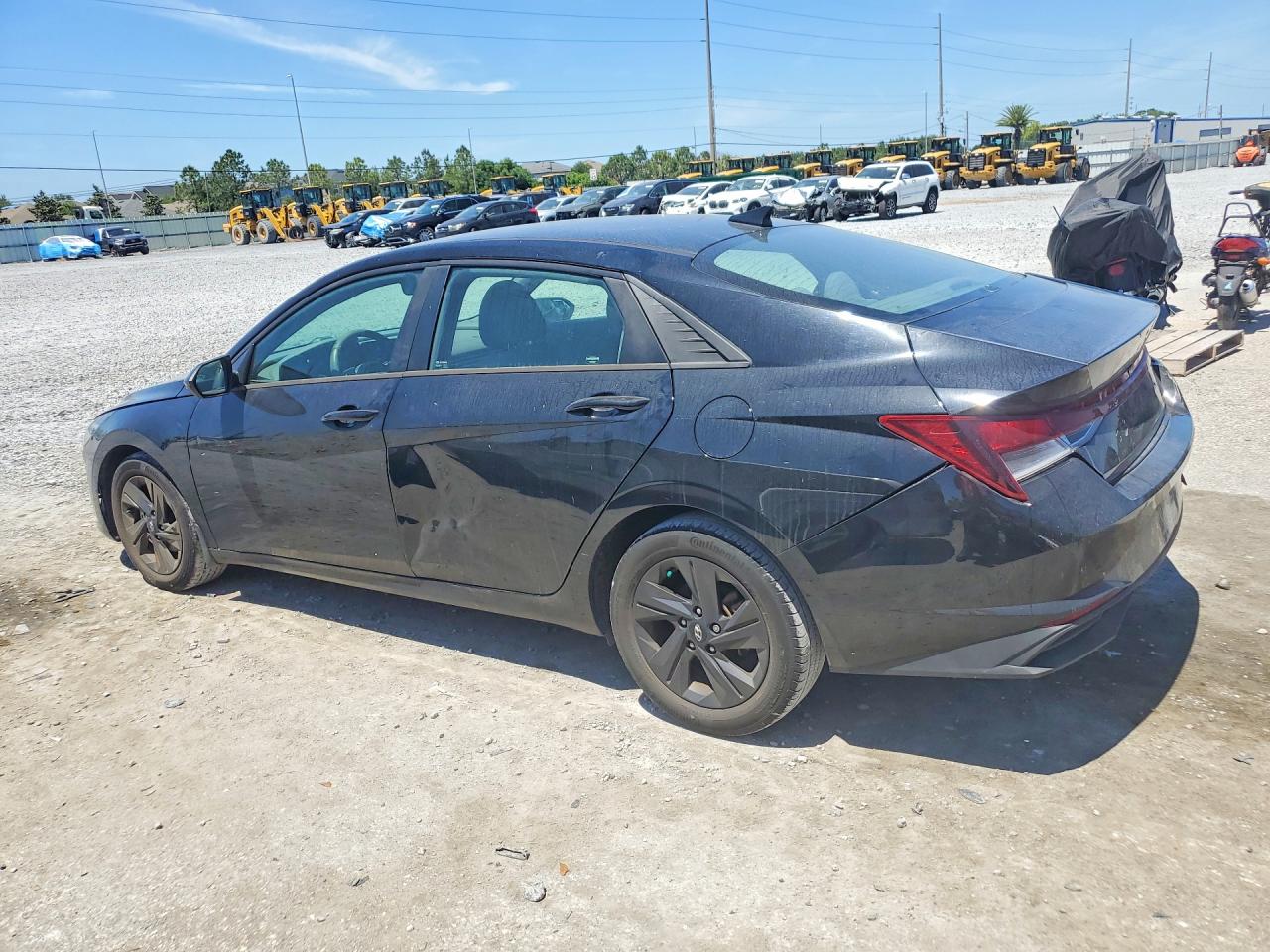 2023 HYUNDAI ELANTRA SEL photo 2