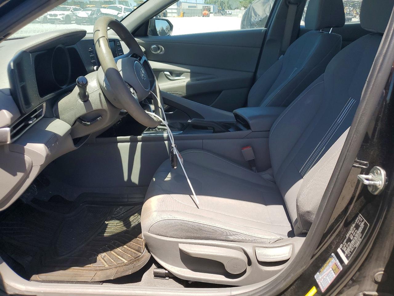 2023 HYUNDAI ELANTRA SEL photo 7