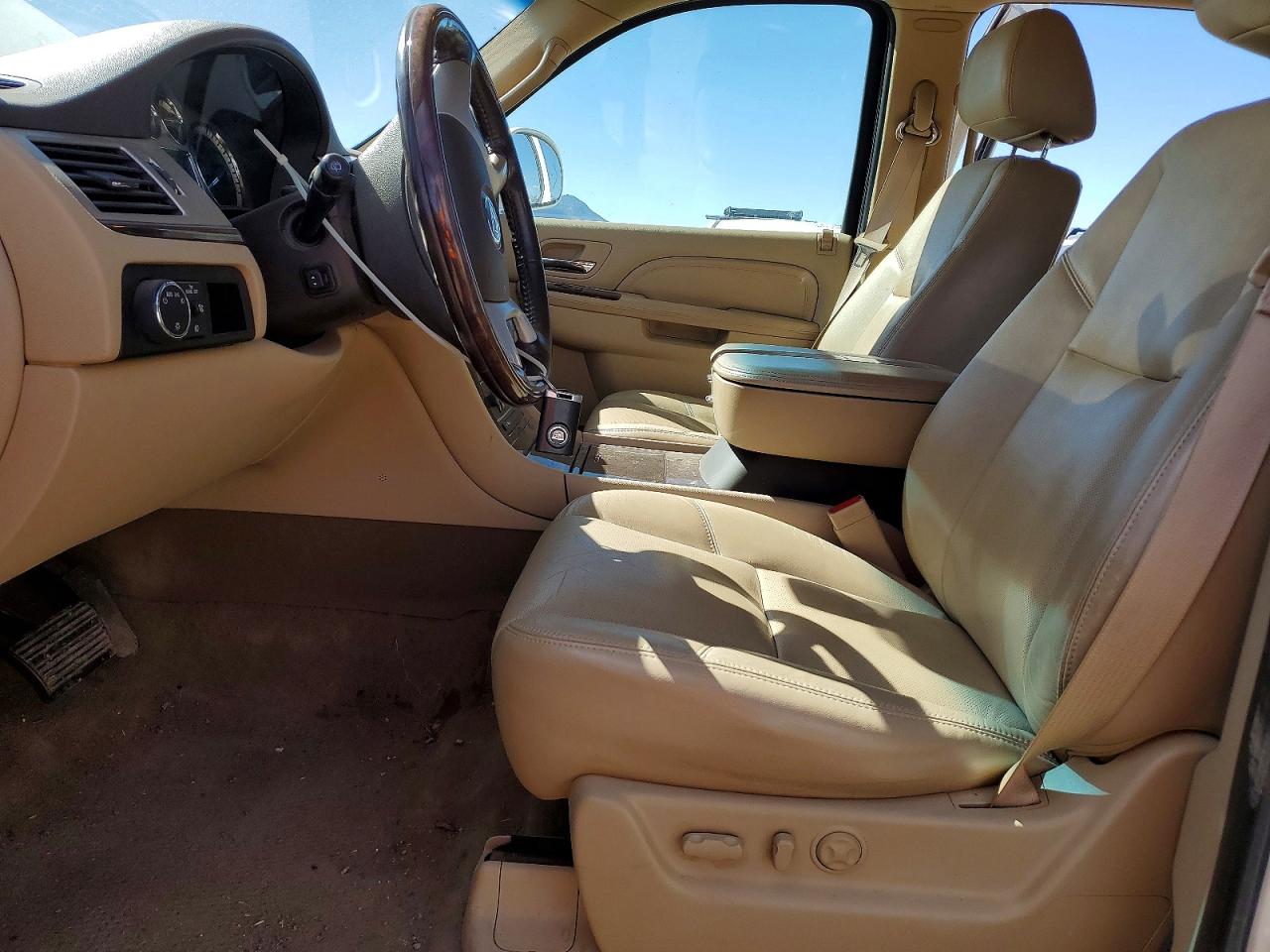2011 CADILLAC ESCALADE ESV LUXURY photo 7