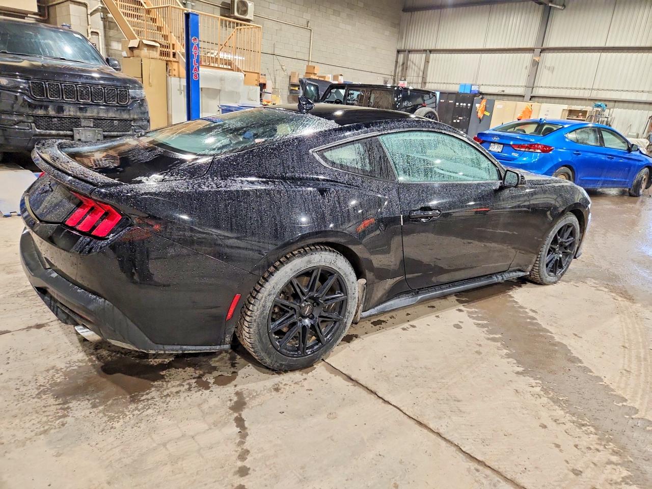 2024 FORD MUSTANG photo 7