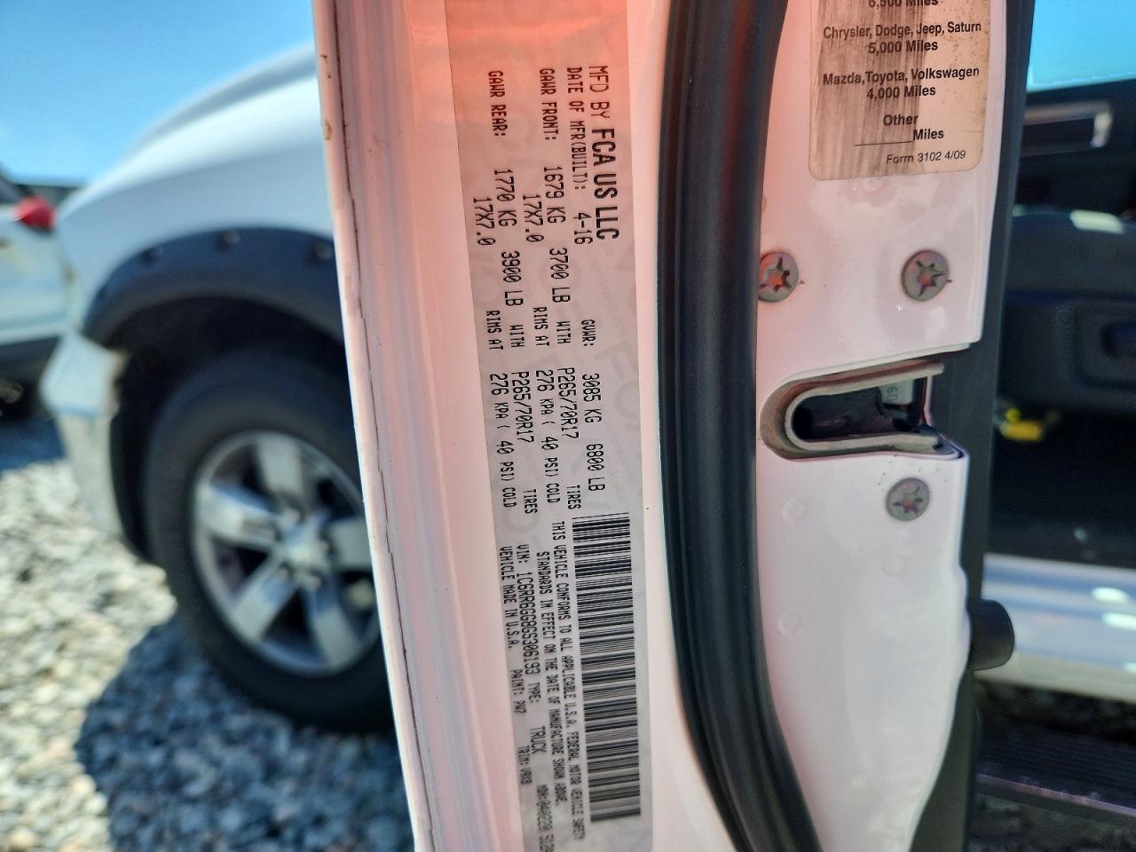 2016 RAM 1500 SLT photo 12