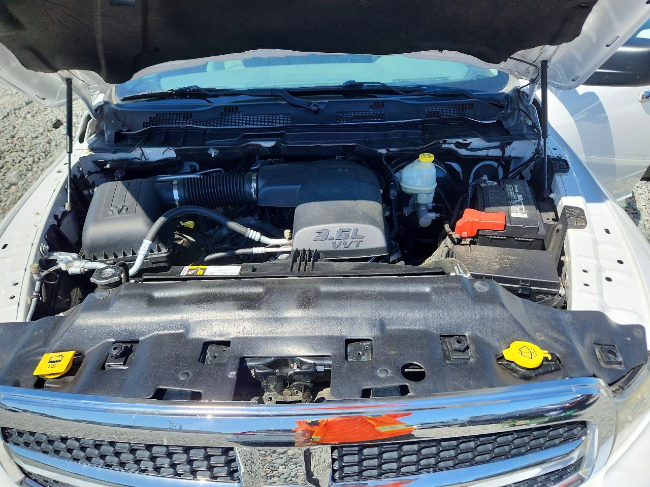 2016 RAM 1500 SLT photo 11