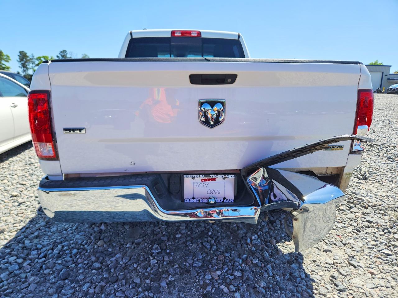 2016 RAM 1500 SLT photo 6