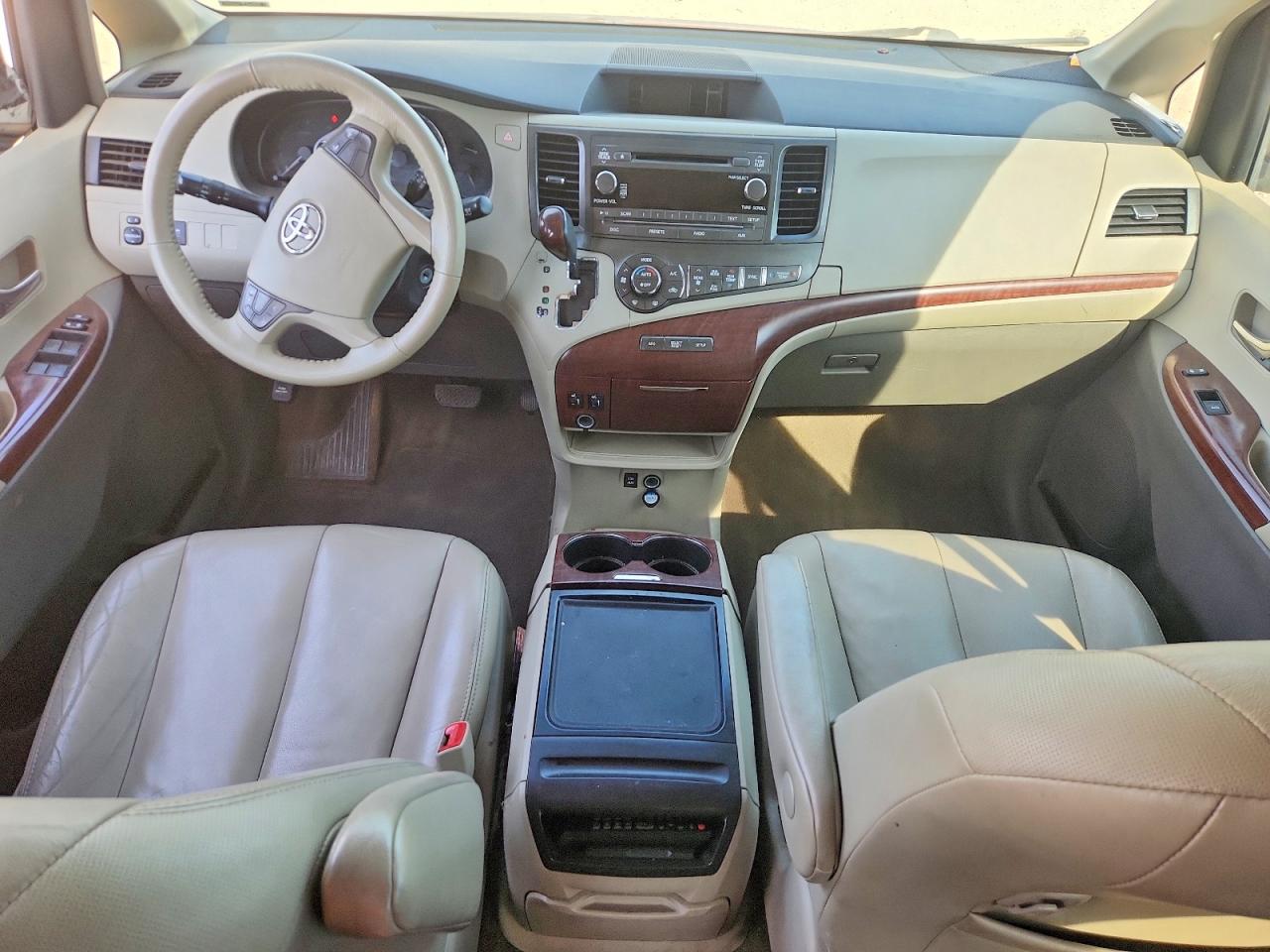 2013 TOYOTA SIENNA XLE 8-PASSENGER photo 15