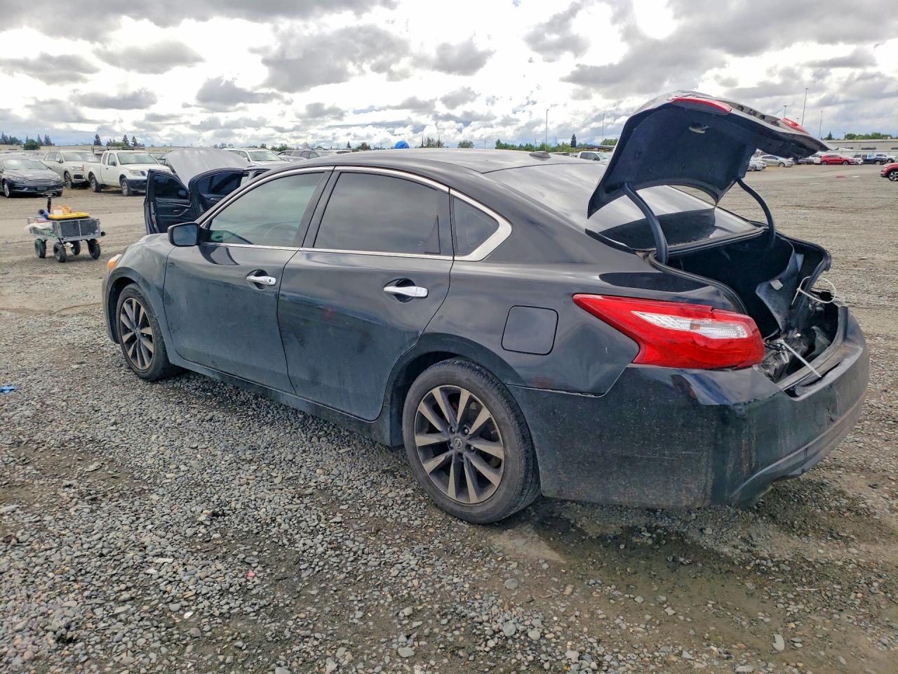 2017 NISSAN ALTIMA photo 3