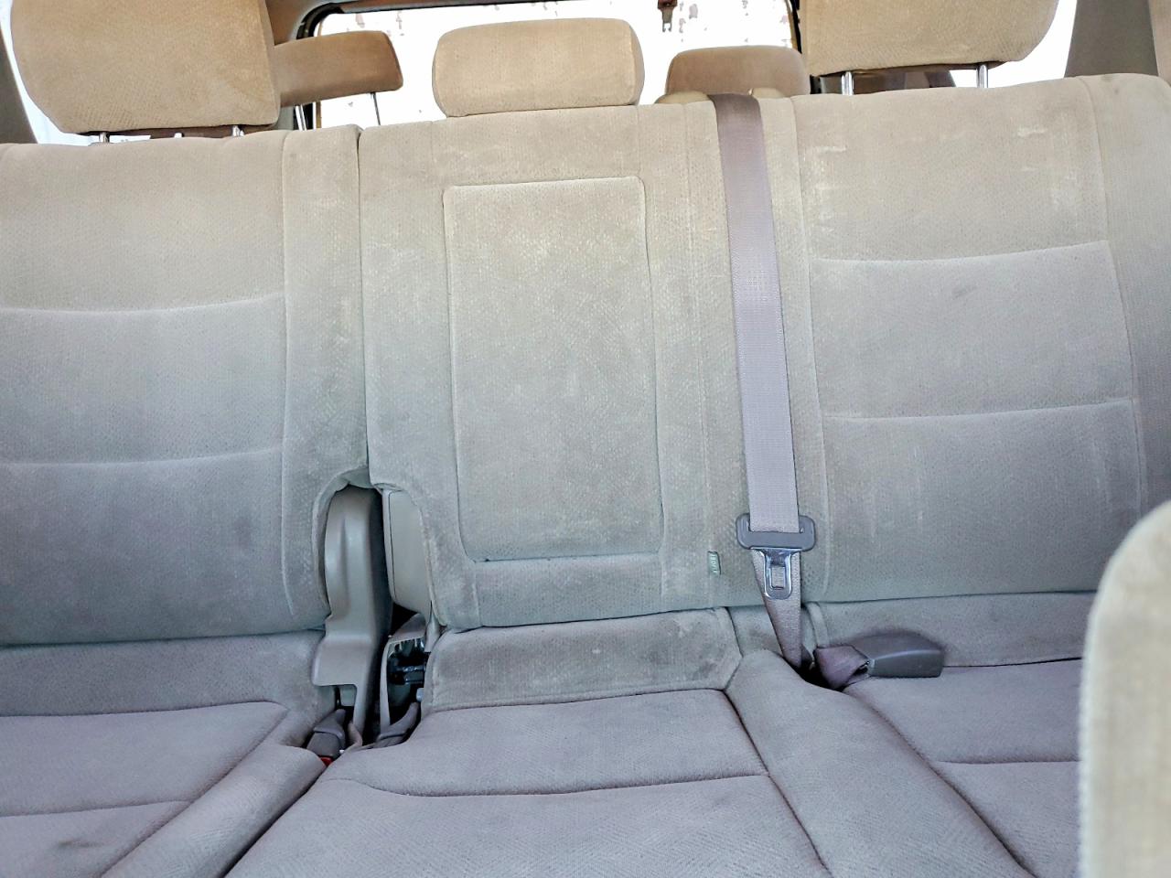 2004 TOYOTA SEQUOIA SR5 photo 28