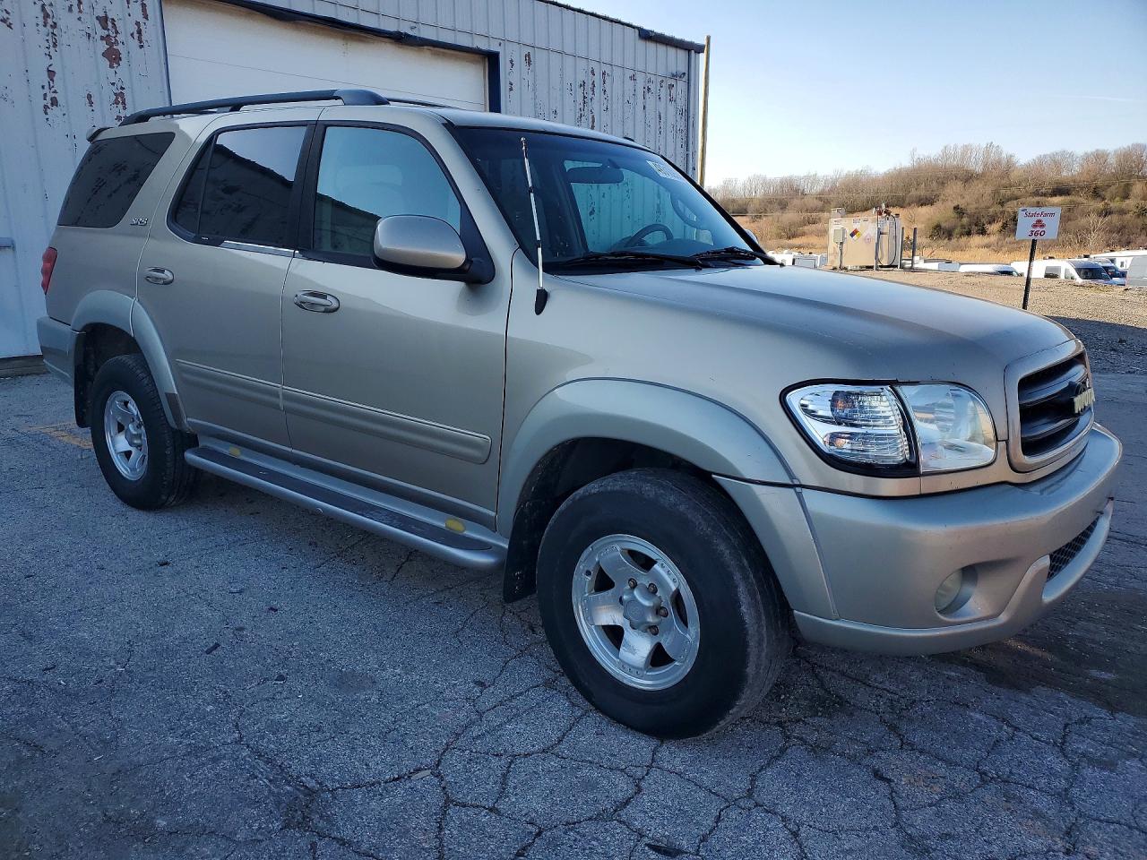 2004 TOYOTA SEQUOIA SR5 photo 10