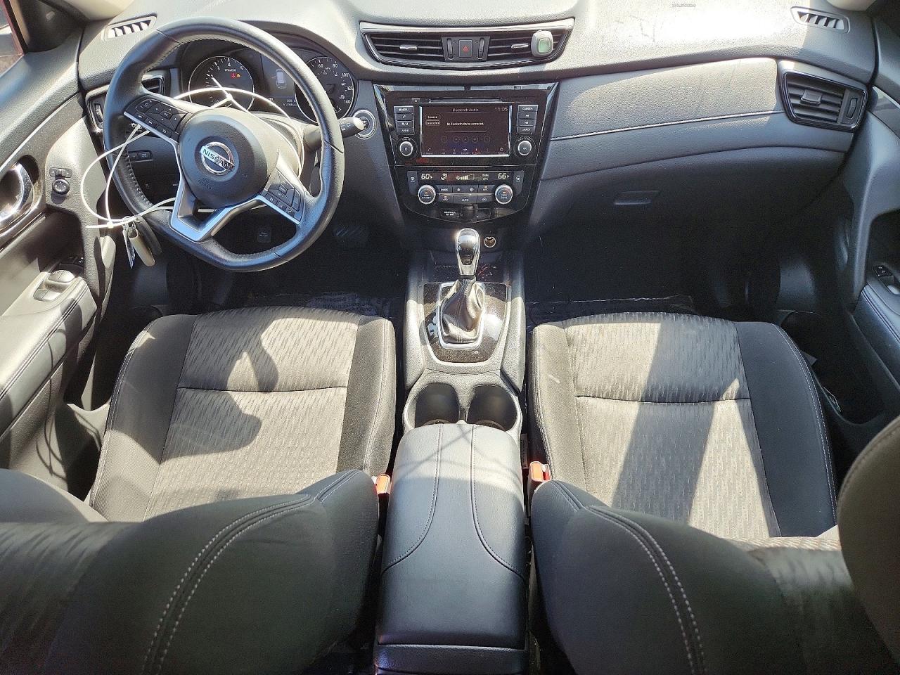 2018 NISSAN ROGUE SV photo 22