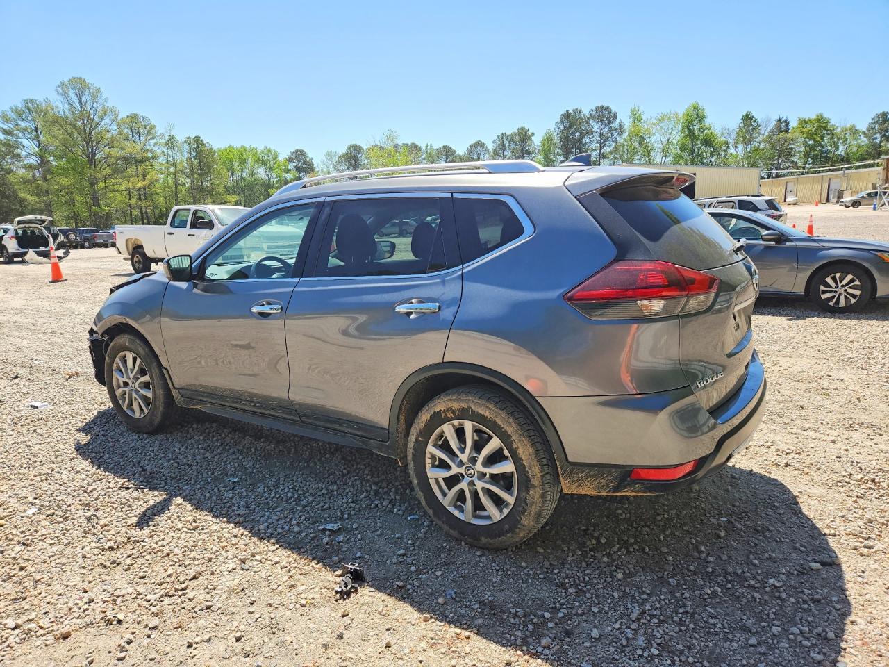 2018 NISSAN ROGUE SV photo 4