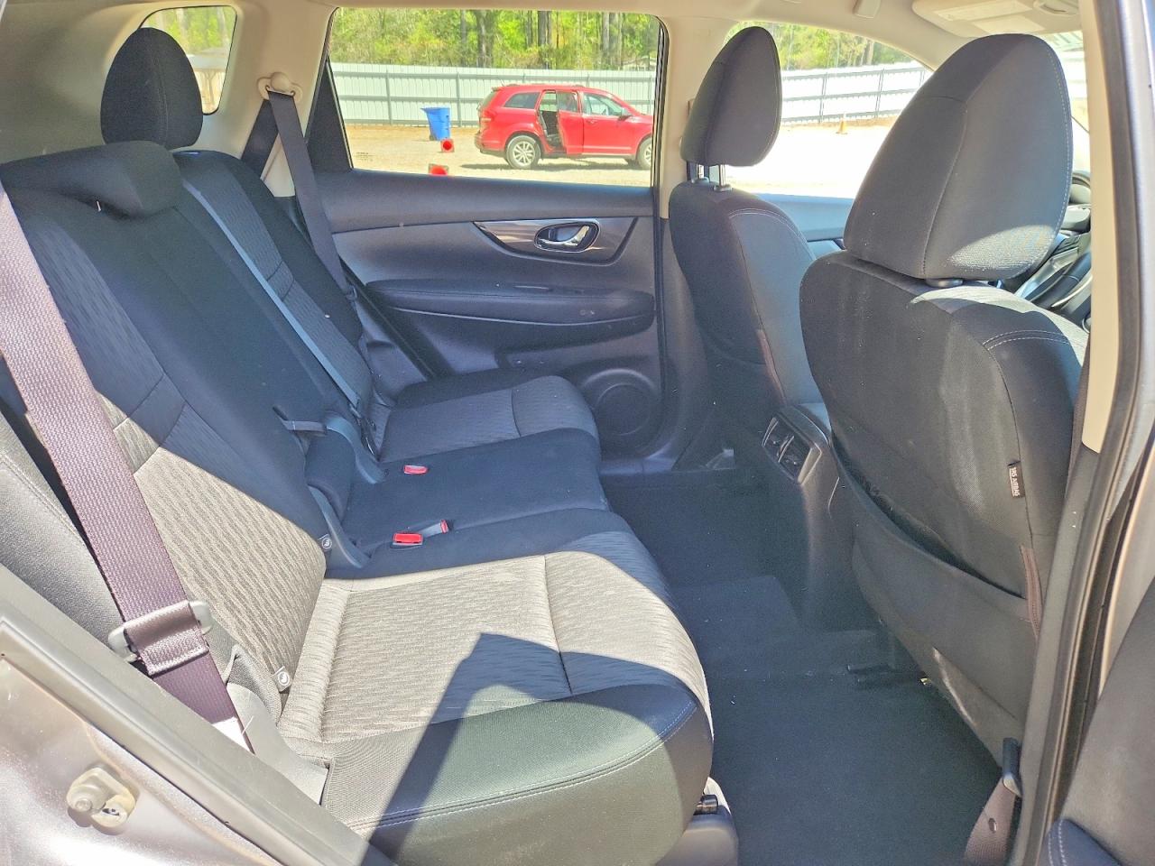 2018 NISSAN ROGUE SV photo 28