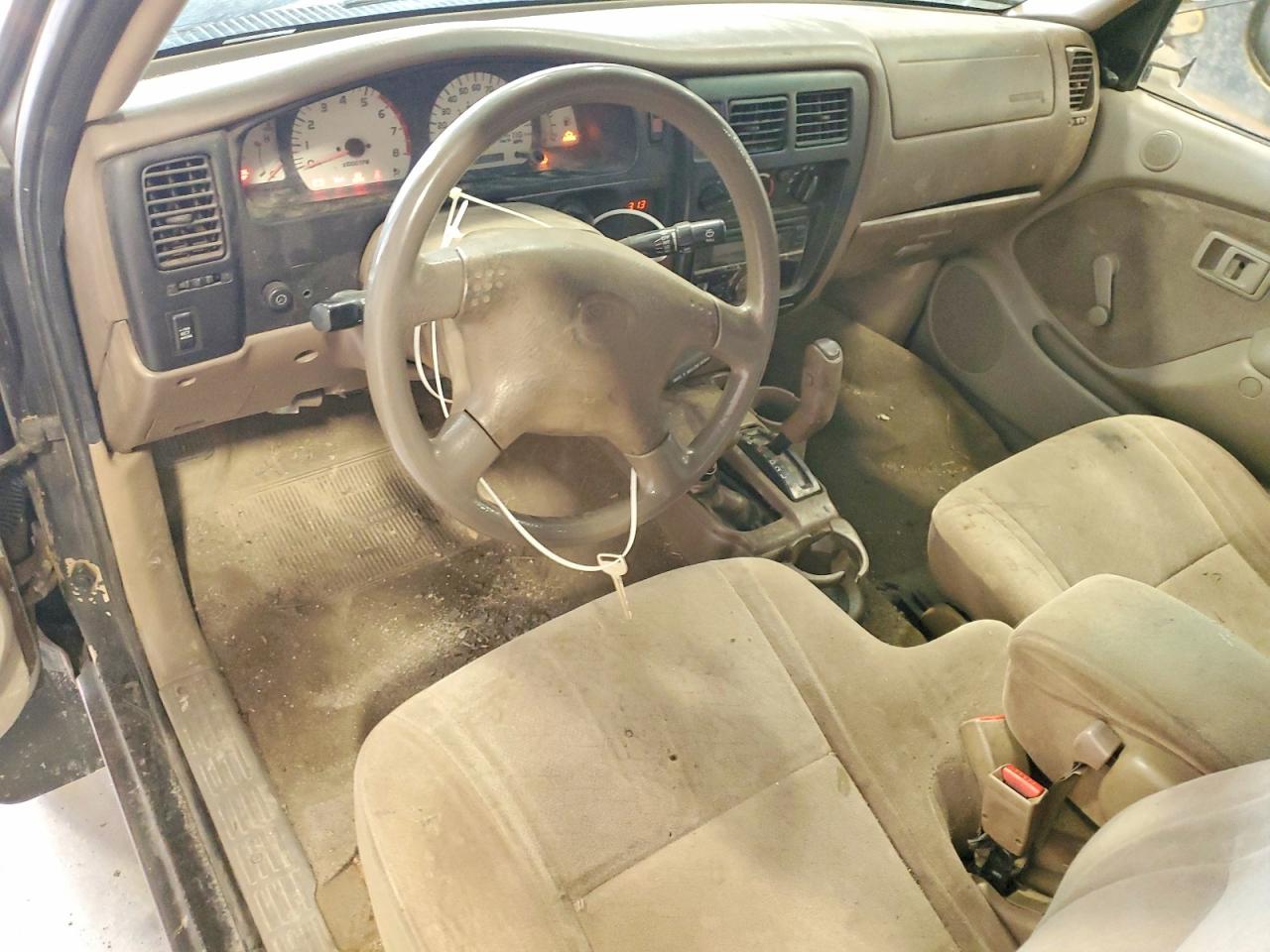 2001 TOYOTA TACOMA XTRACAB photo 15