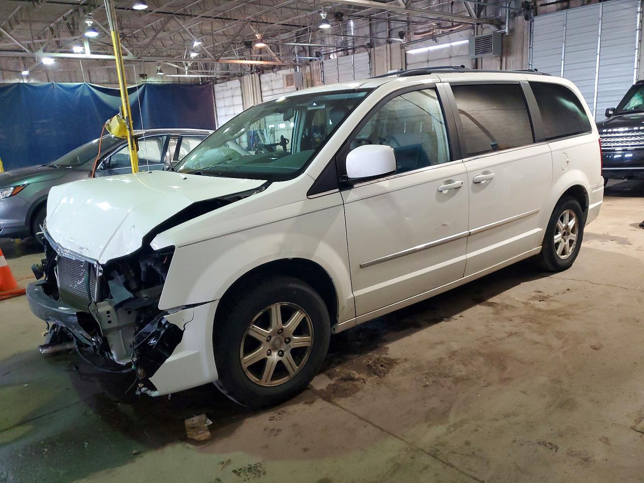 2010 CHRYSLER TOWN & COUNTRY