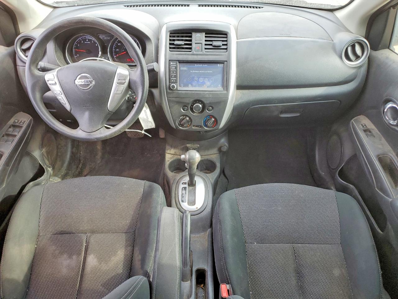 2019 NISSAN VERSA SV photo 15