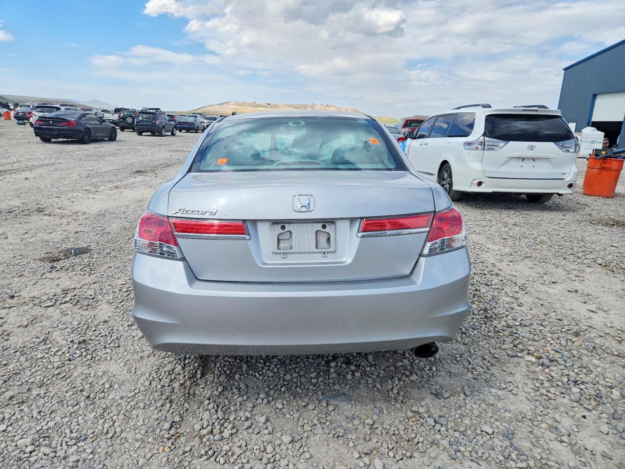 2012 HONDA ACCORD LX photo 16