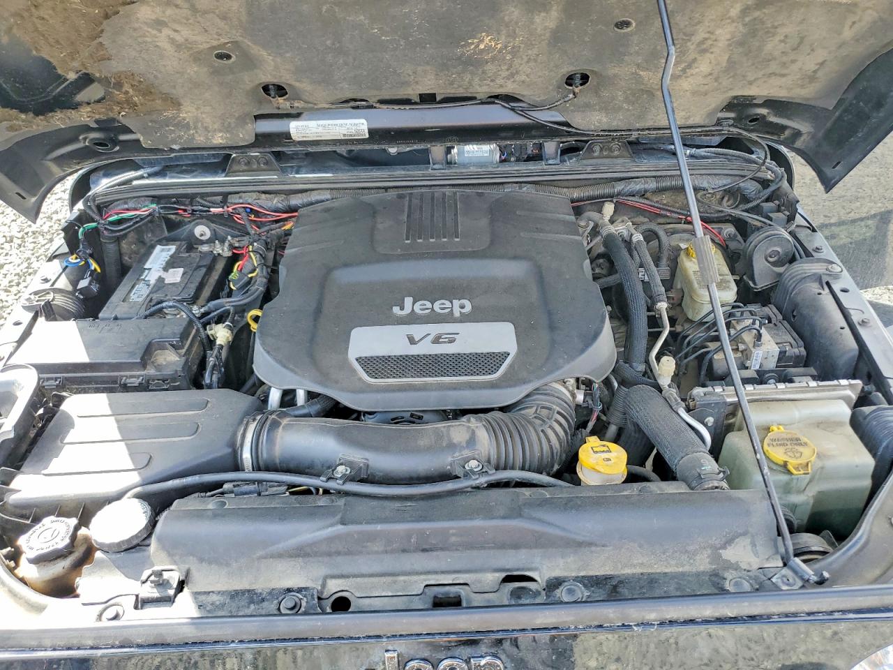 2016 JEEP WRANGLER UNLIMITED SAHARA photo 23