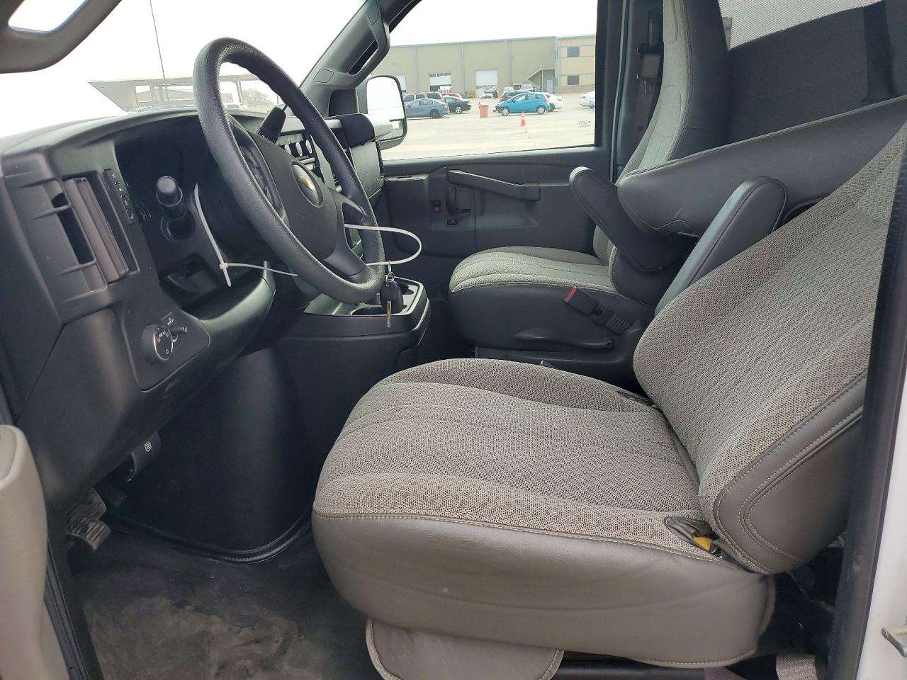 2018 CHEVROLET EXPRESS G3500 LS photo 13